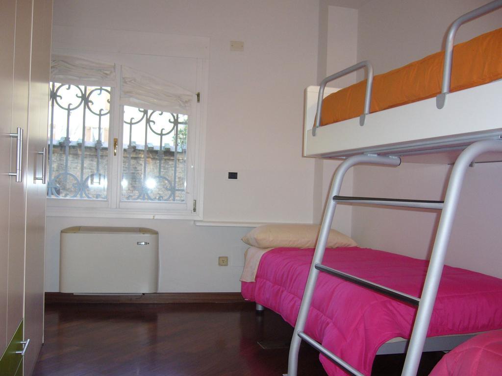 Bed in een Vrouwenslaapzaal met 4 Bedden